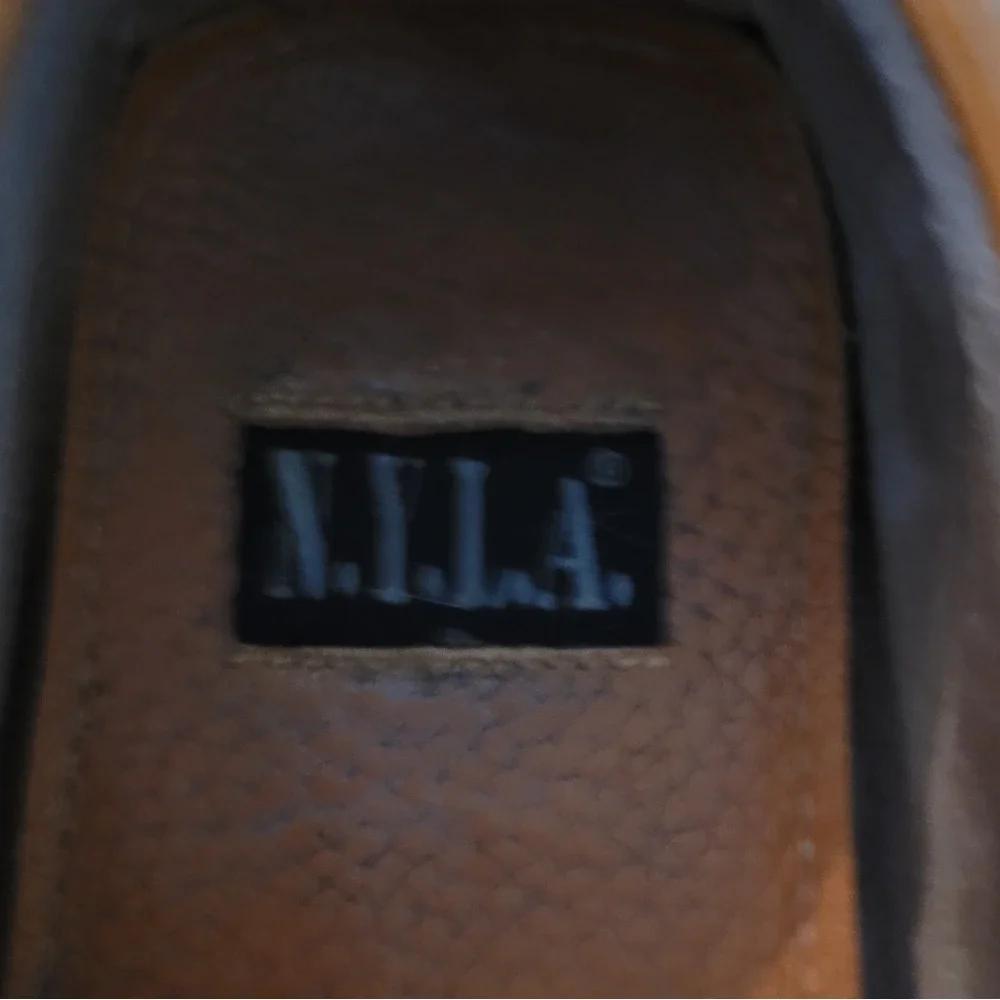 N.Y.L.A.‎ Tan Pebbled Leather Driving Loafers Silver Ring Detail Tan Shoes